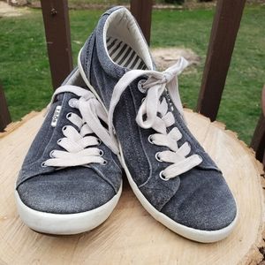 Taos women's lace up sneaker